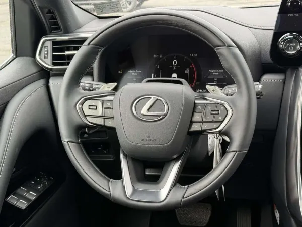 Lexus LX700h